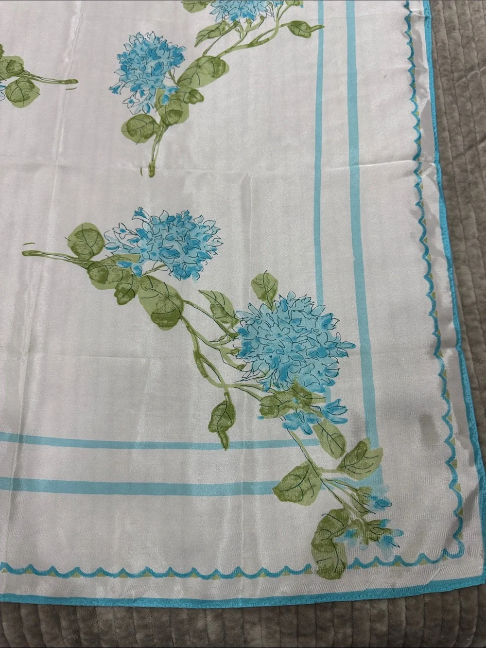 N/A blue floral